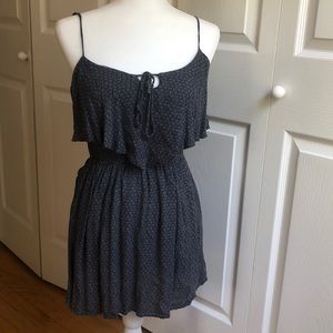 Flowy and delicate mini dress.